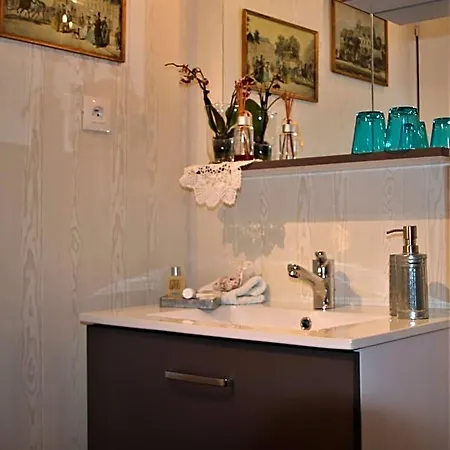 Angoville44 Bed & Breakfast 3*